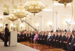 Медведев обратится с посланием к Федеральному собранию